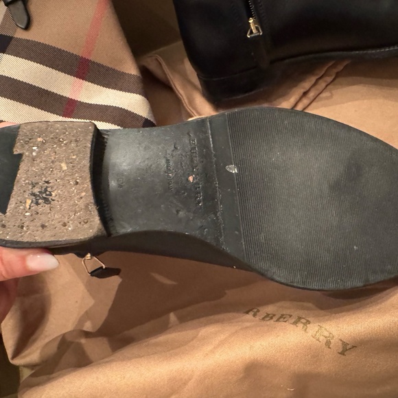 Burberry boots - Picture 5 of 10